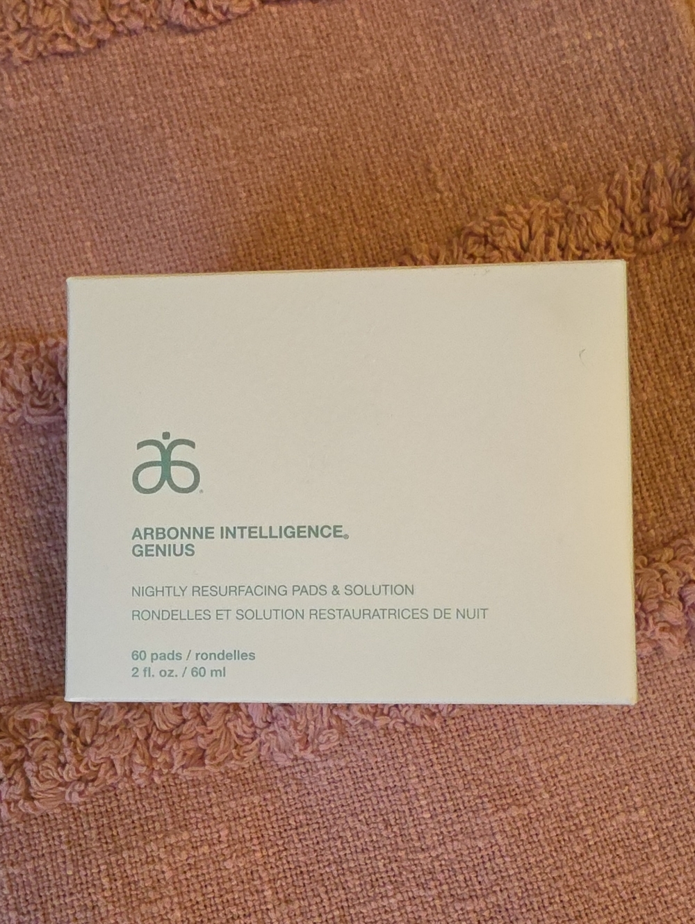 Arbonne Intelligence Genius Nightly Resurfacing Pads & Solution - White